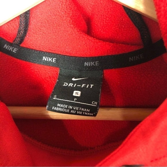 Nike Dri-Fit Red Therma Swoosh Essential Pullover Hoodie Sweatshirt S - Picture 4 of 4